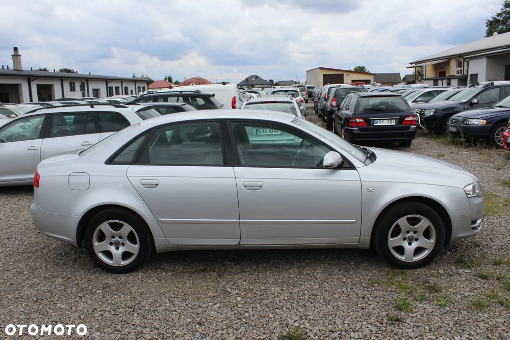 Audi A4 Limousine - 11