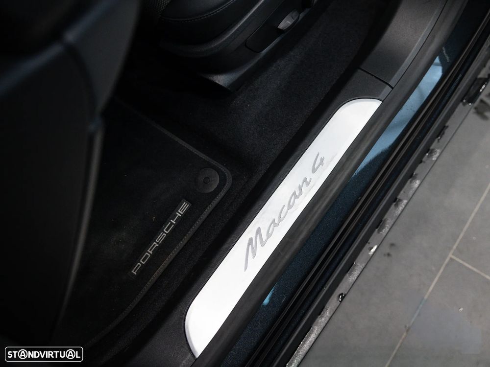 Porsche Macan Electric 4 - 38