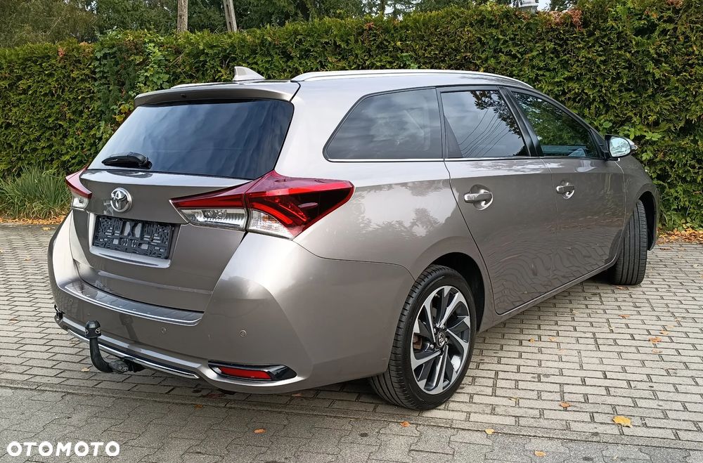 Toyota Auris - 13