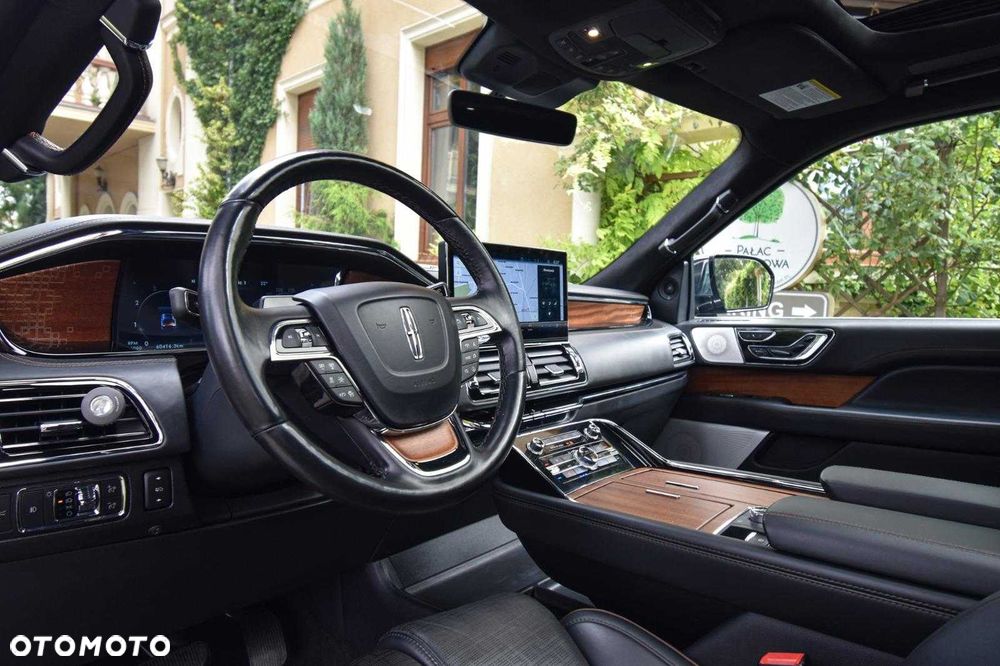 Lincoln Navigator - 4