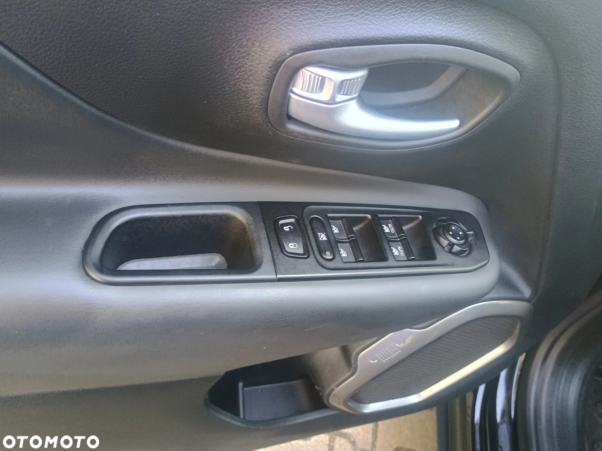 Jeep Renegade 1.3 GSE T4 Turbo Limited 4x4 S&S - 10