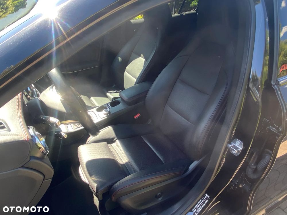 Mercedes-Benz GLA 200 AMG Line - 19