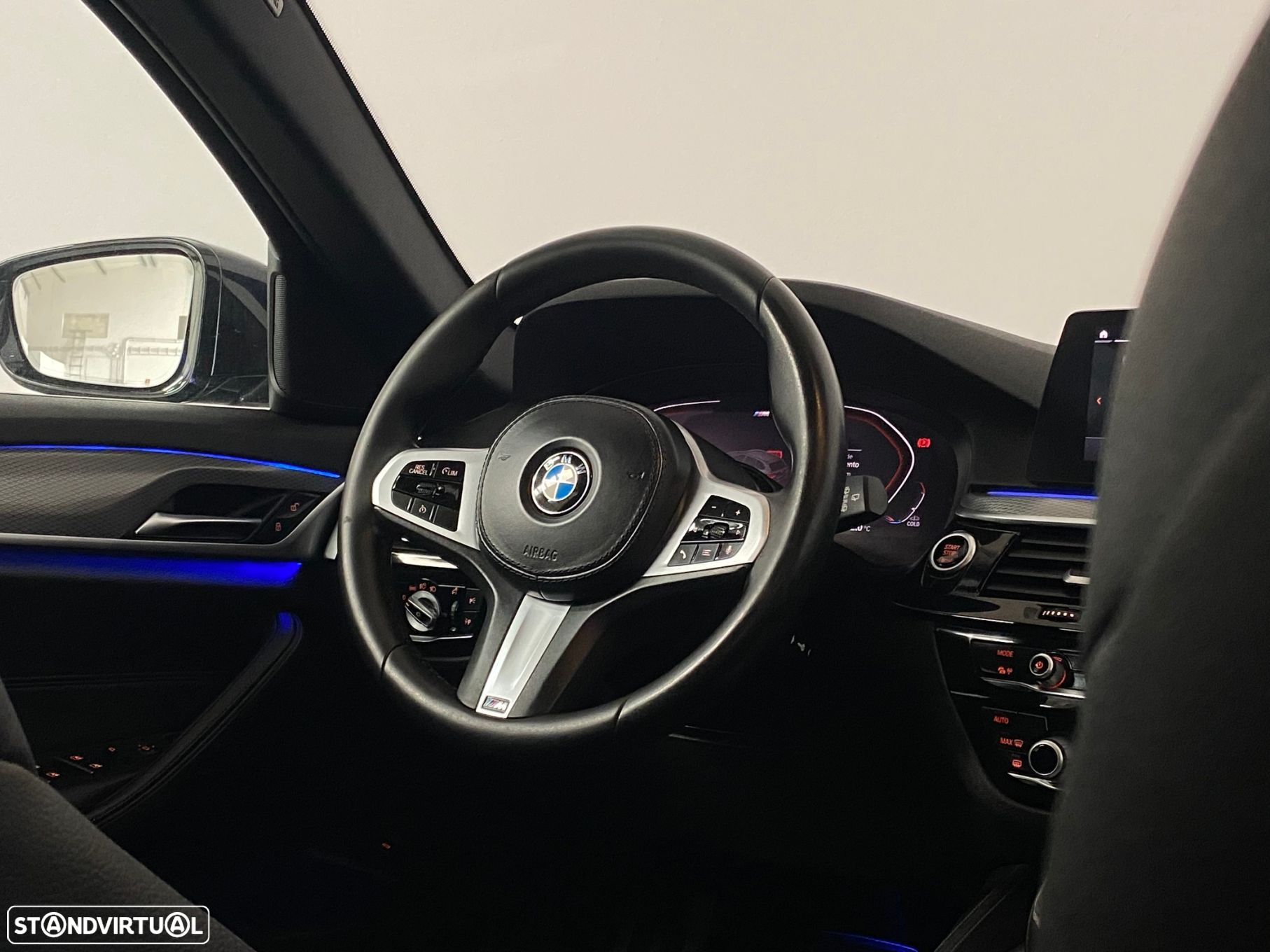 BMW 520 d Pack Desportivo M Auto - 16