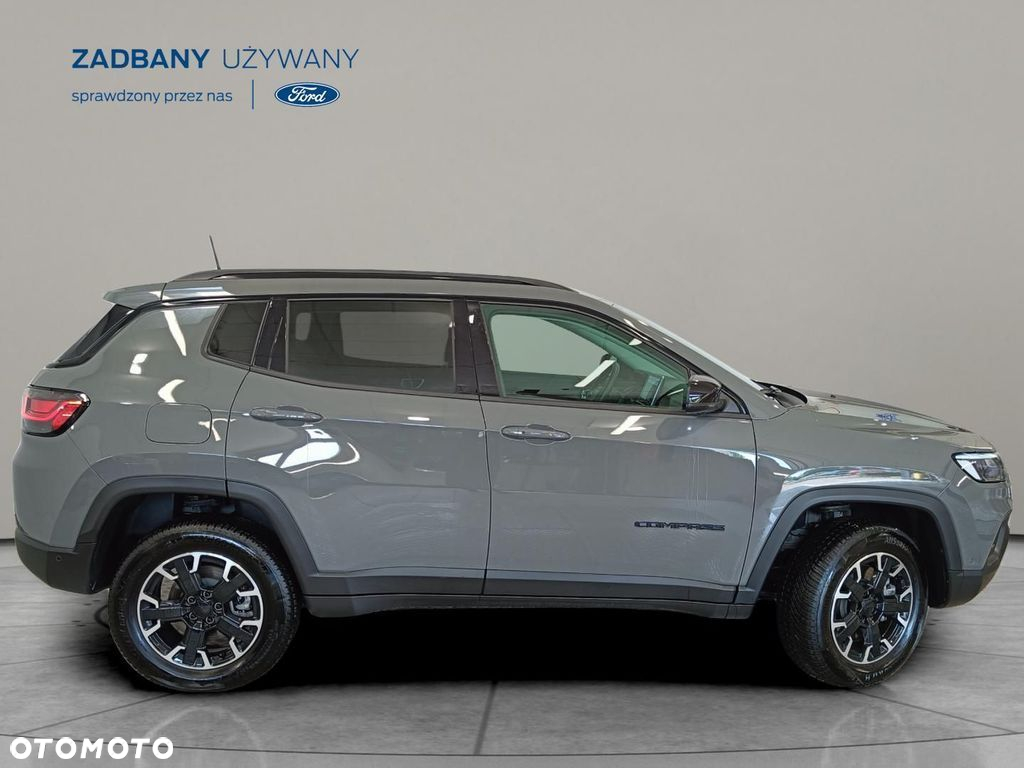 Jeep Compass - 2