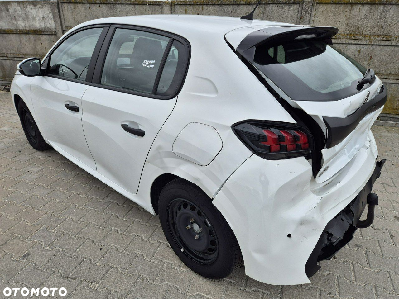 Peugeot 208 - 4