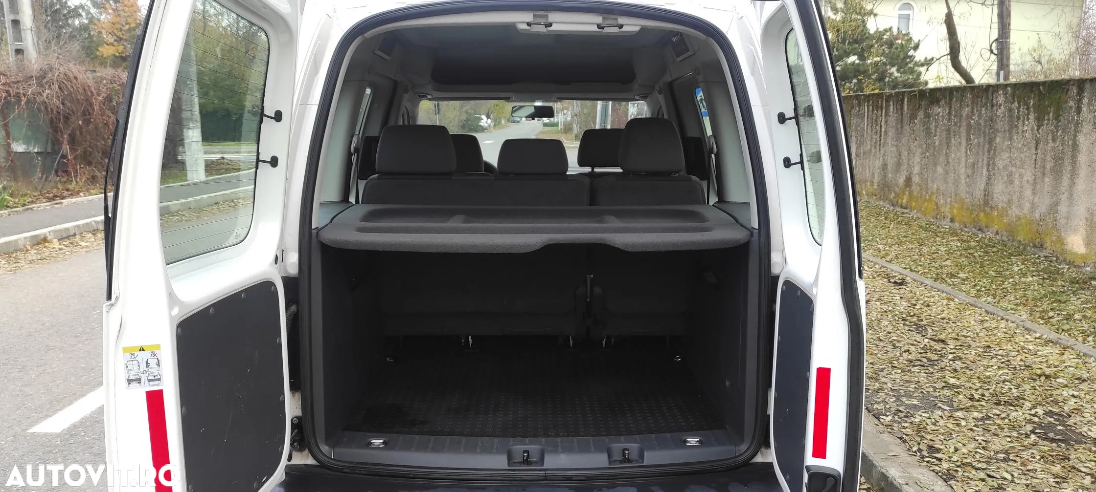 Volkswagen Caddy 1.6 TDI BlueMotion - 16