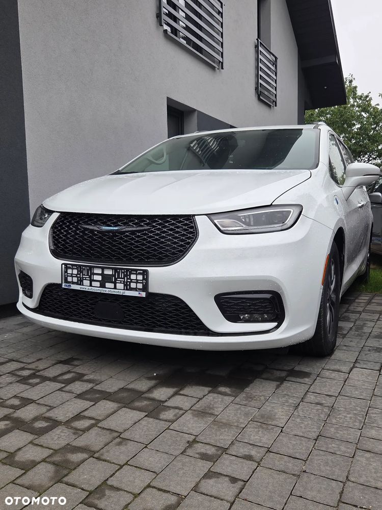 Chrysler Pacifica - 16