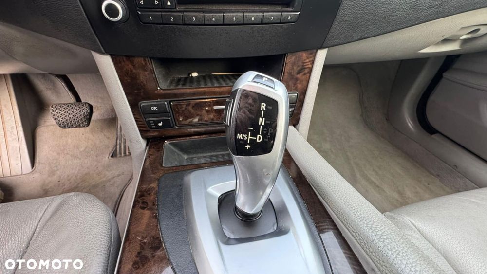 BMW Seria 5 523i - 6