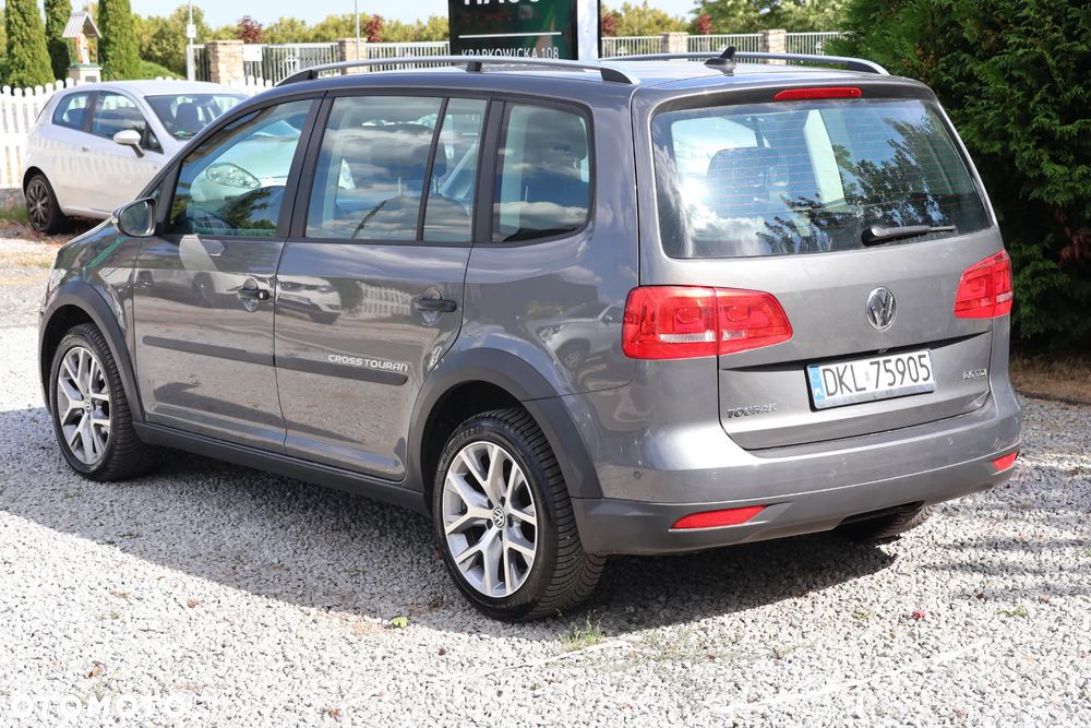 Volkswagen Touran 2.0 TDI DPF Cross DSG - 4