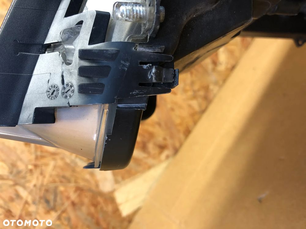 BMW 3 F30 F31 LEWA LAMPA PRZÓD EUROPA - 22