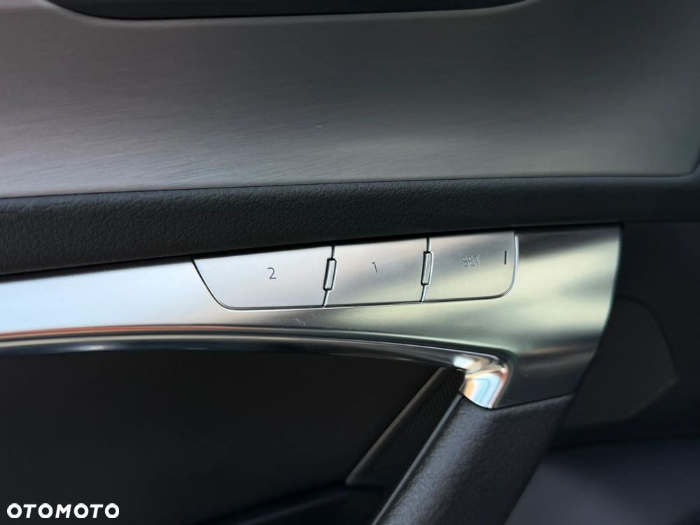 Audi A6 Avant 40 TDI quattro S tronic S line - 25