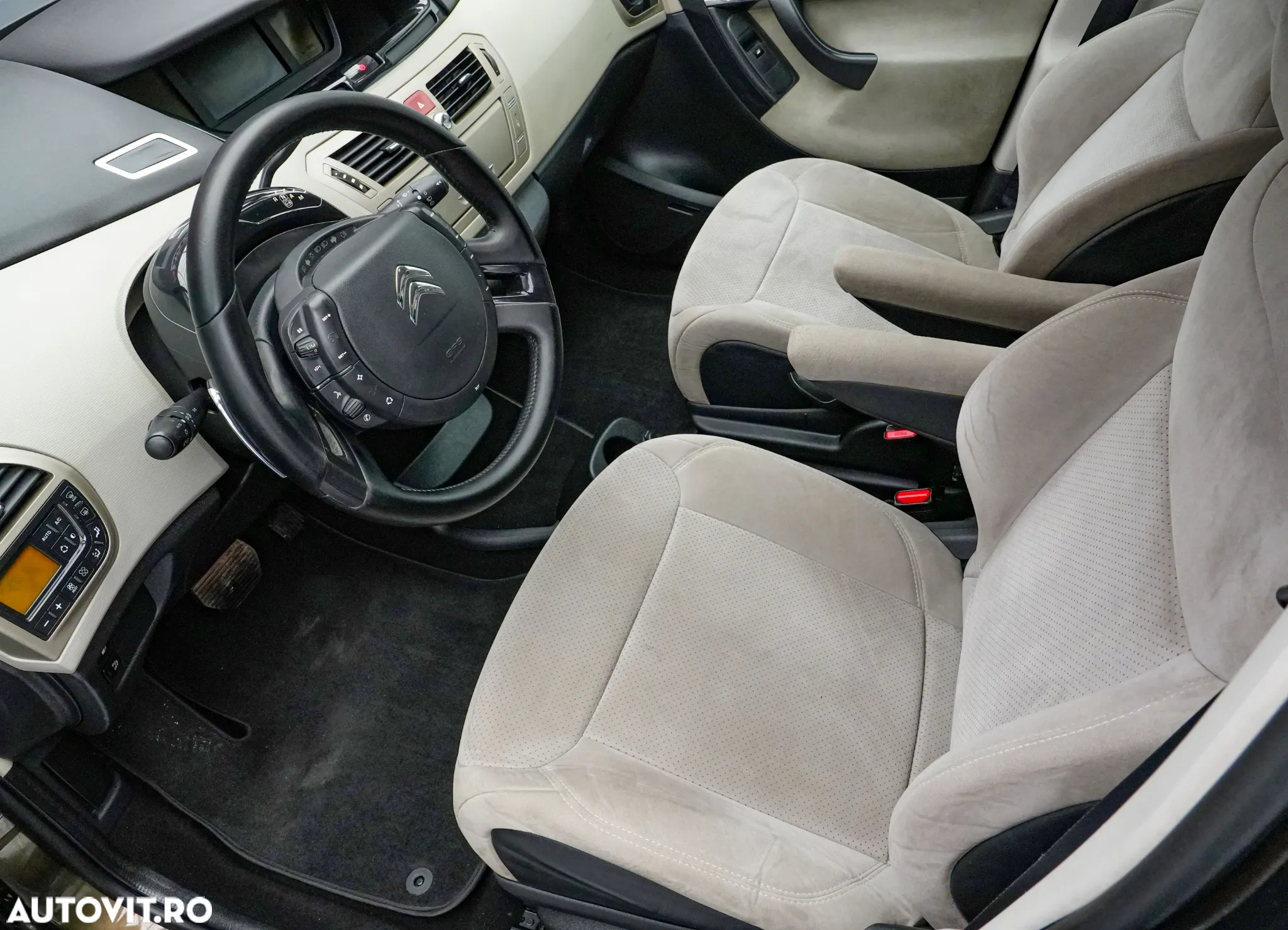 Citroën C4 Picasso - 11
