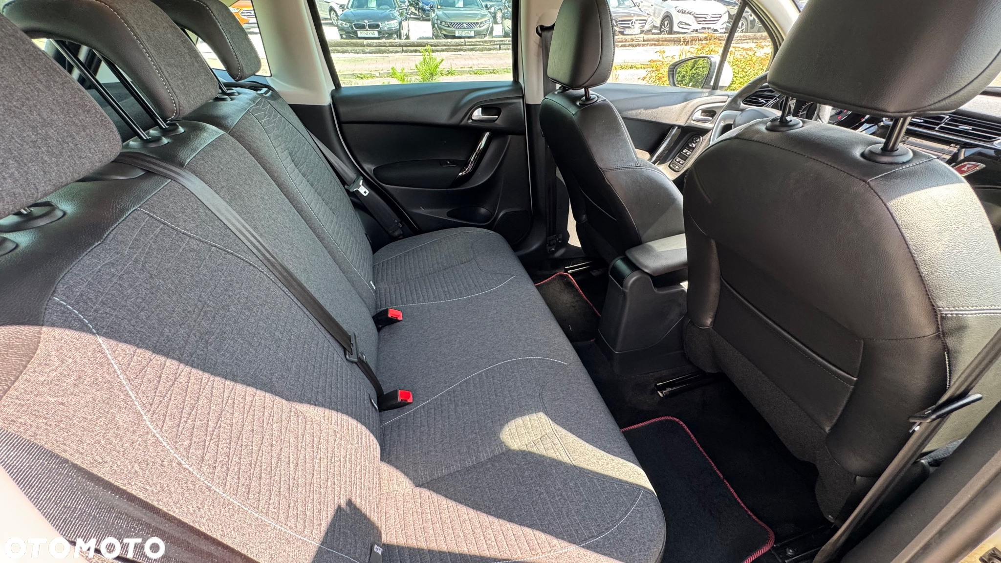 Citroën C3 1.2 PureTech Exclusive - 22
