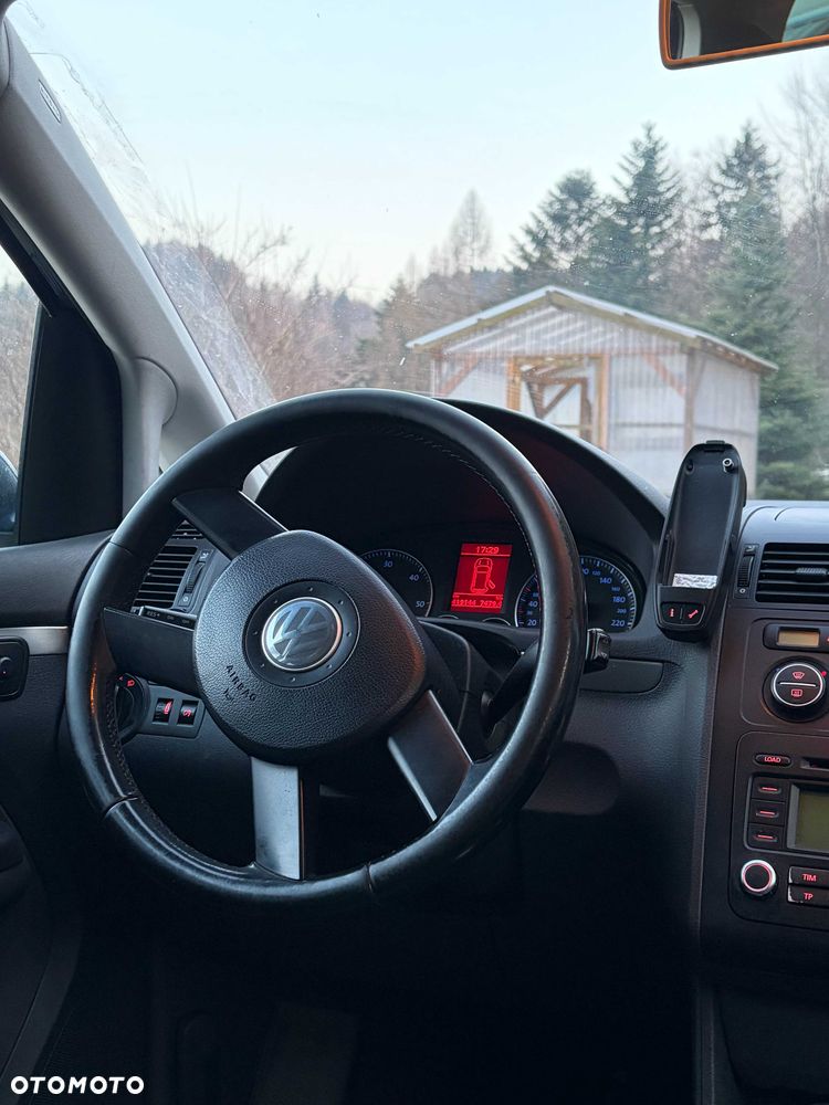 Volkswagen Touran - 5