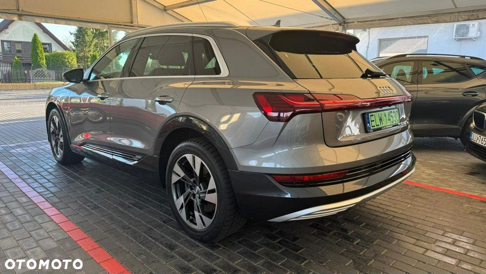 Audi e-tron - 21