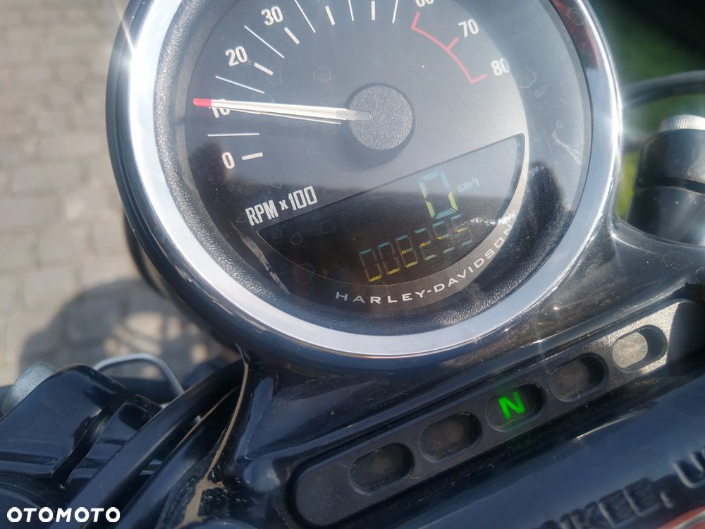 Harley-Davidson Sportster Custom 1200C - 17