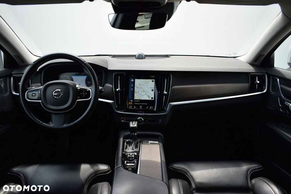 Volvo V90 Cross Country - 21