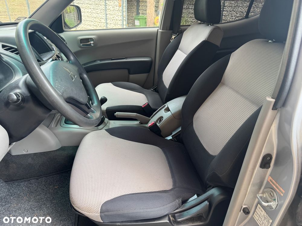 Mitsubishi L200 2.5 DID Intense + - 34