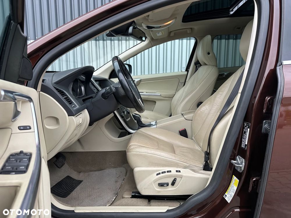 Volvo XC 60 3.2 AWD RDesign - 3