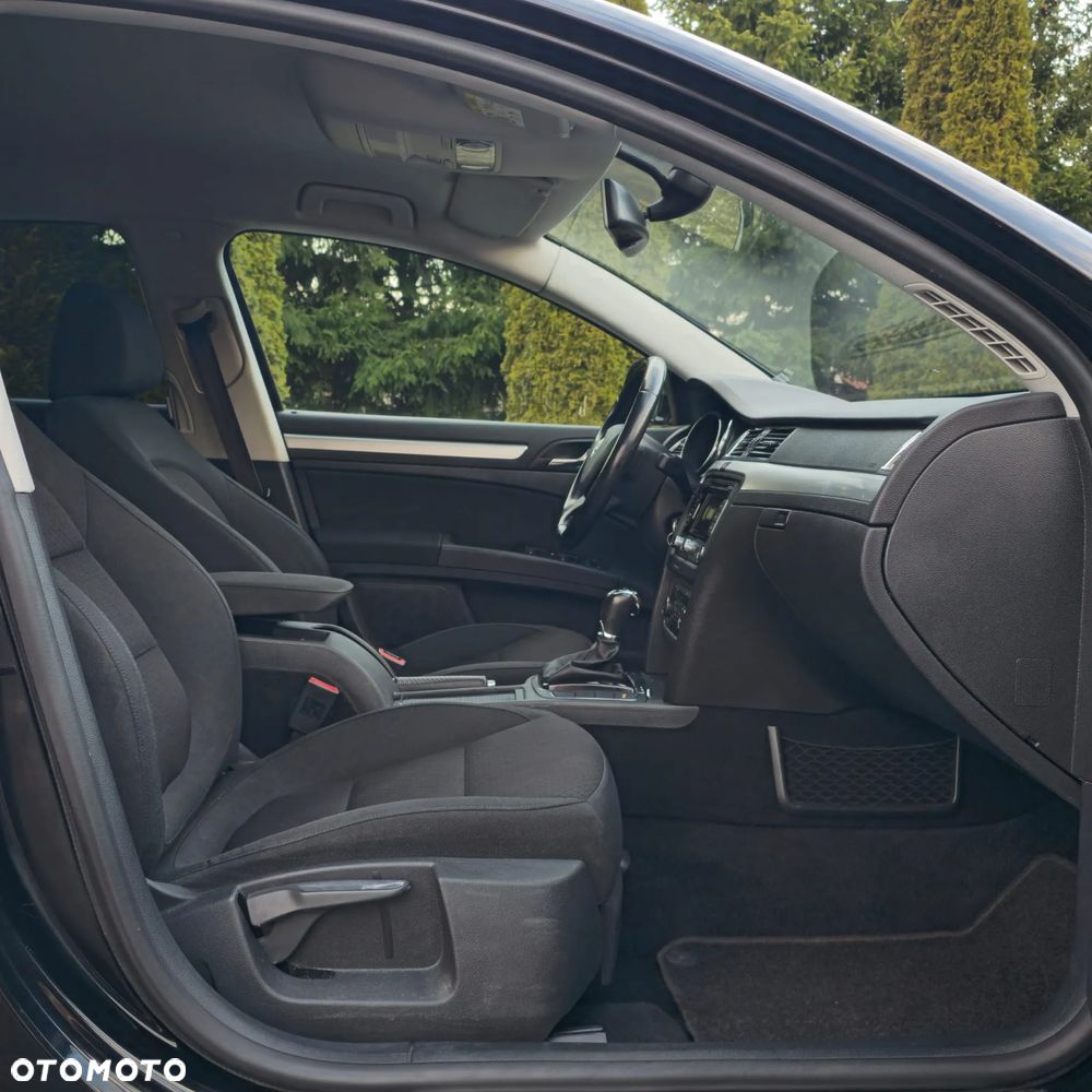 Skoda Superb 2.0 TDI DSG Comfort - 23