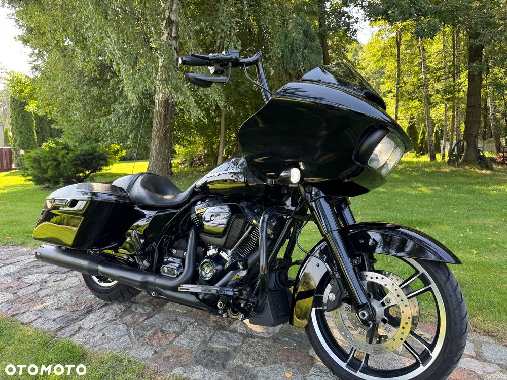 Harley-Davidson Touring Road Glide - 14