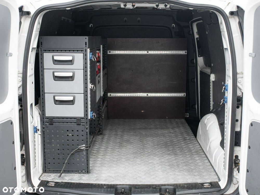 Volkswagen Caddy - 23