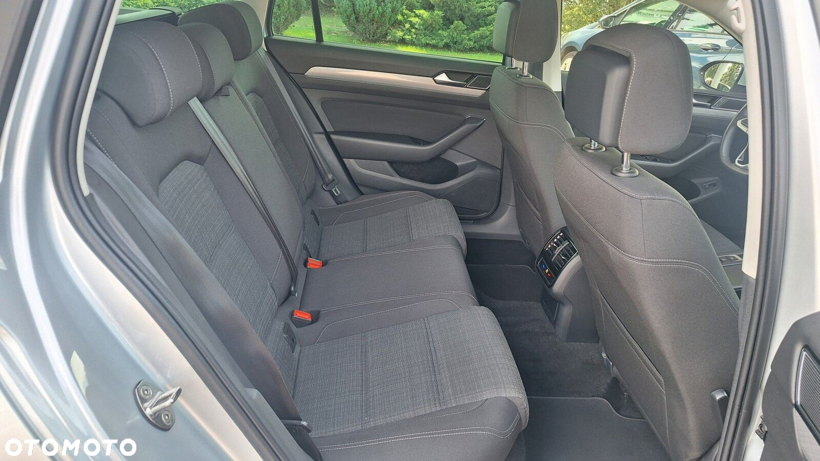 Volkswagen Passat - 16