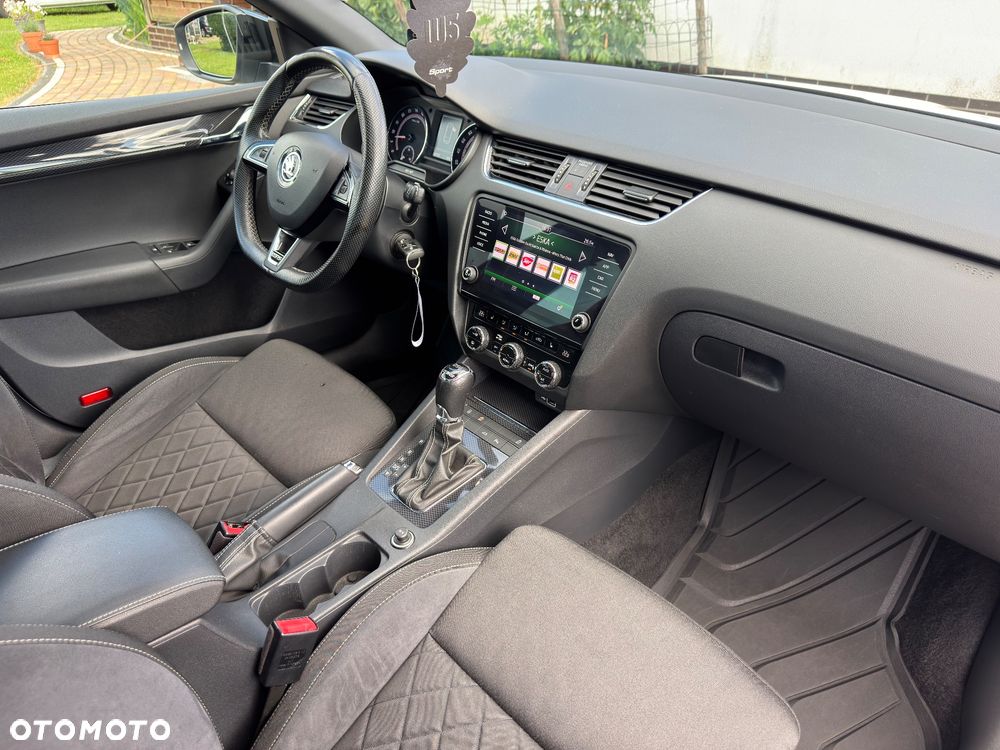 Skoda Octavia 2.0 TDI DSG RS - 28