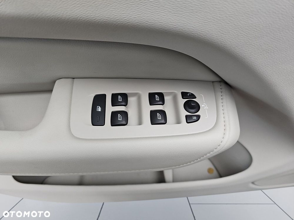 Volvo XC 60 B5 B AWD Inscription - 17