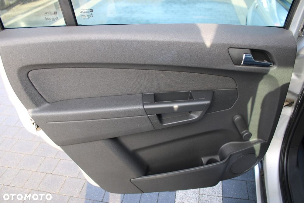 Opel Zafira - 22