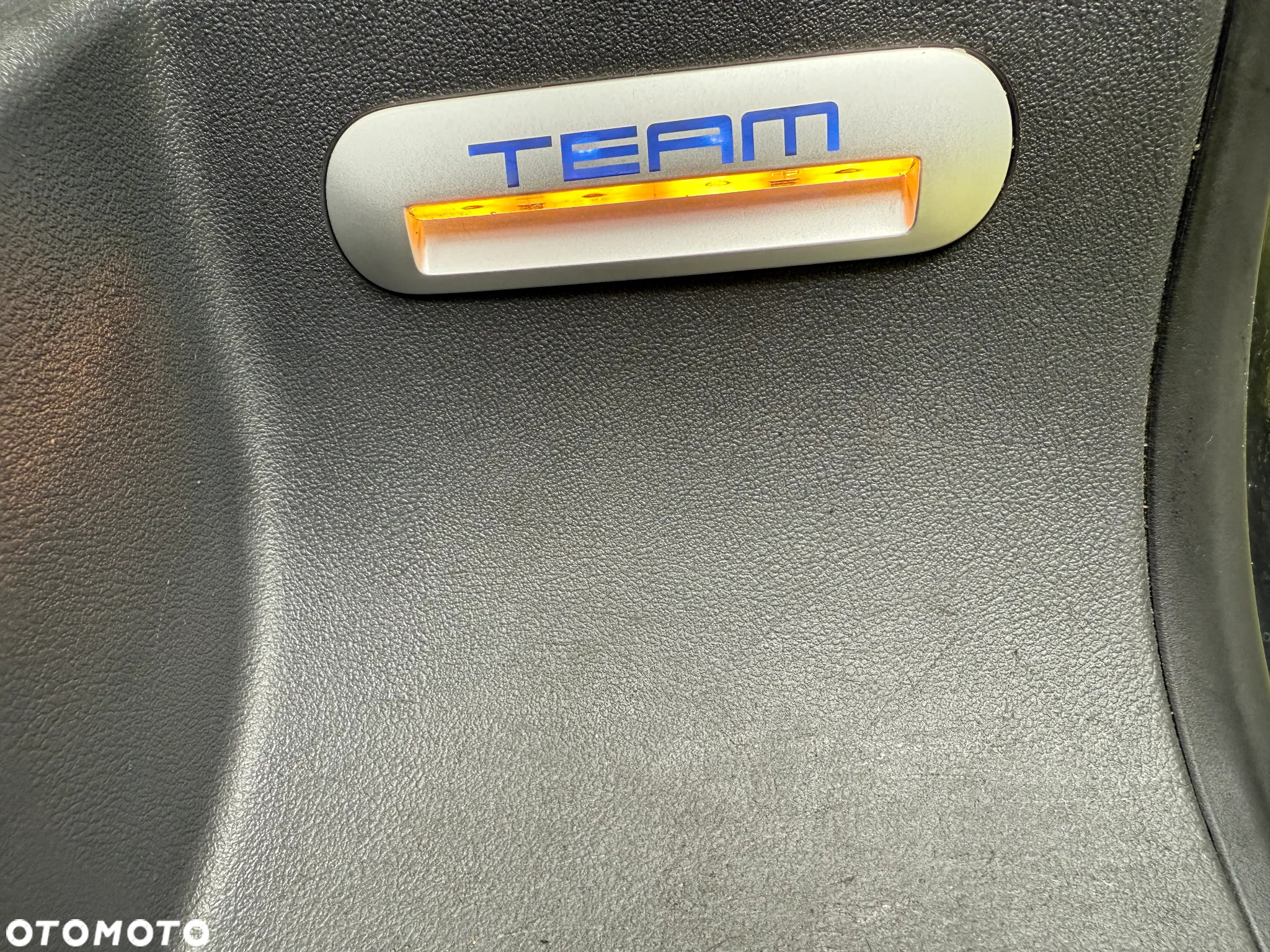Volkswagen Multivan - 30