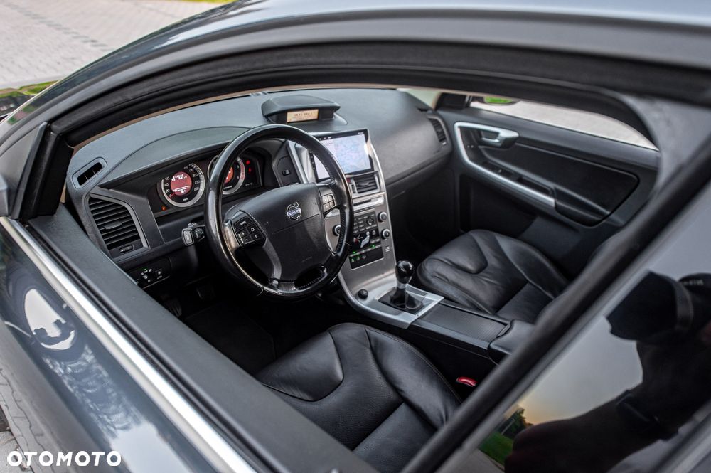 Volvo XC 60 D5 AWD Momentum - 17