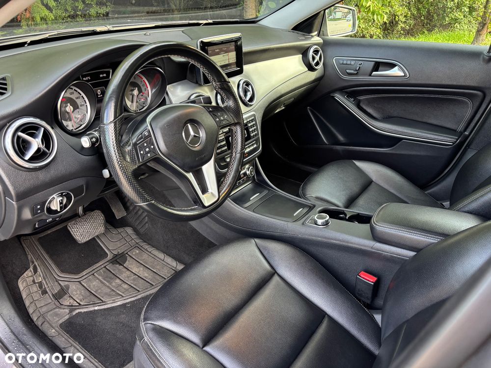 Mercedes-Benz GLA 250 7G-DCT - 10