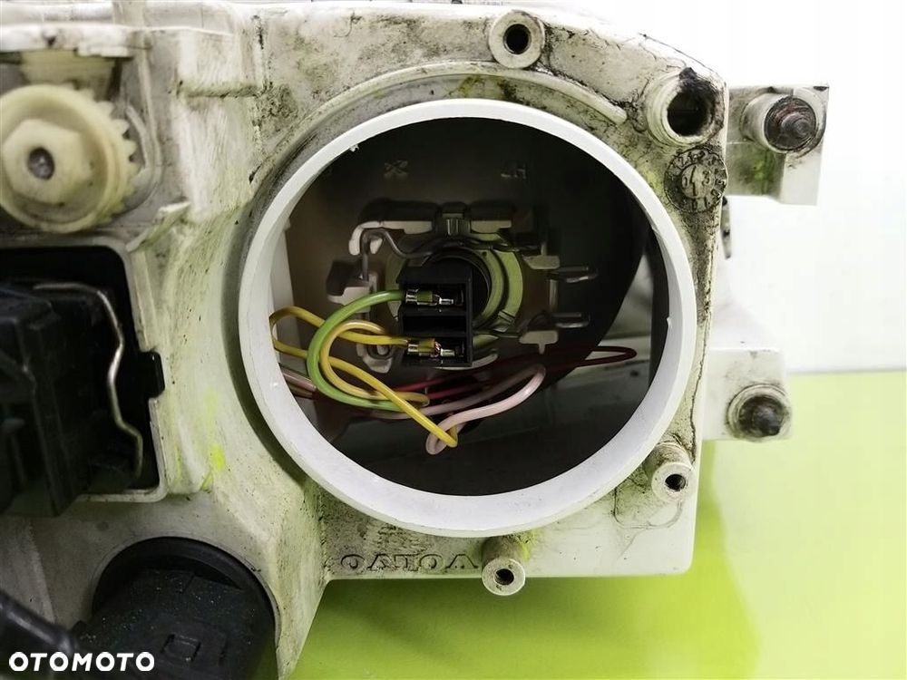 Reflektor lampa przód lewa Volvo V40 1999-2004 R AG00786133 30899682 - 5
