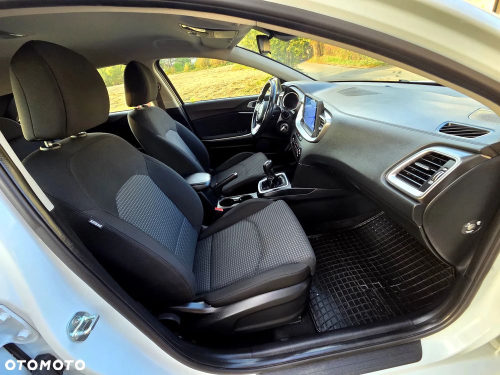 Kia Ceed 1.0 T-GDI M - 25