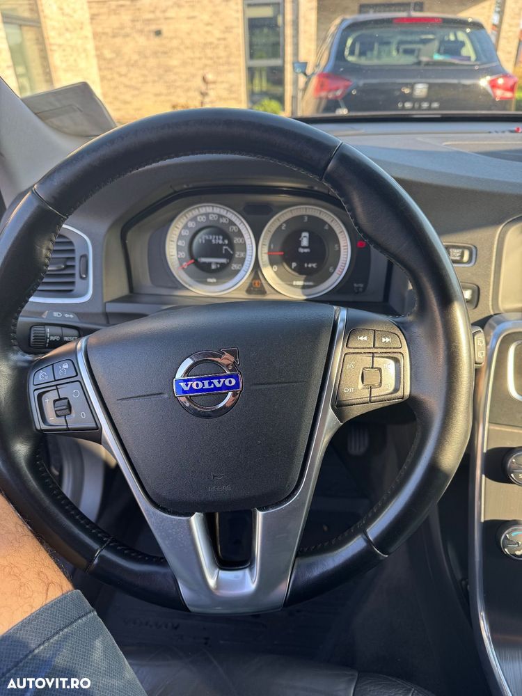 Volvo V60 D5 Geartronic Summum - 9