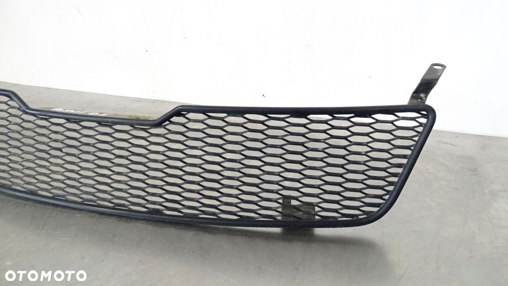 GRILL ATRAPA VOLKSWAGEN PASSAT B5 - 2