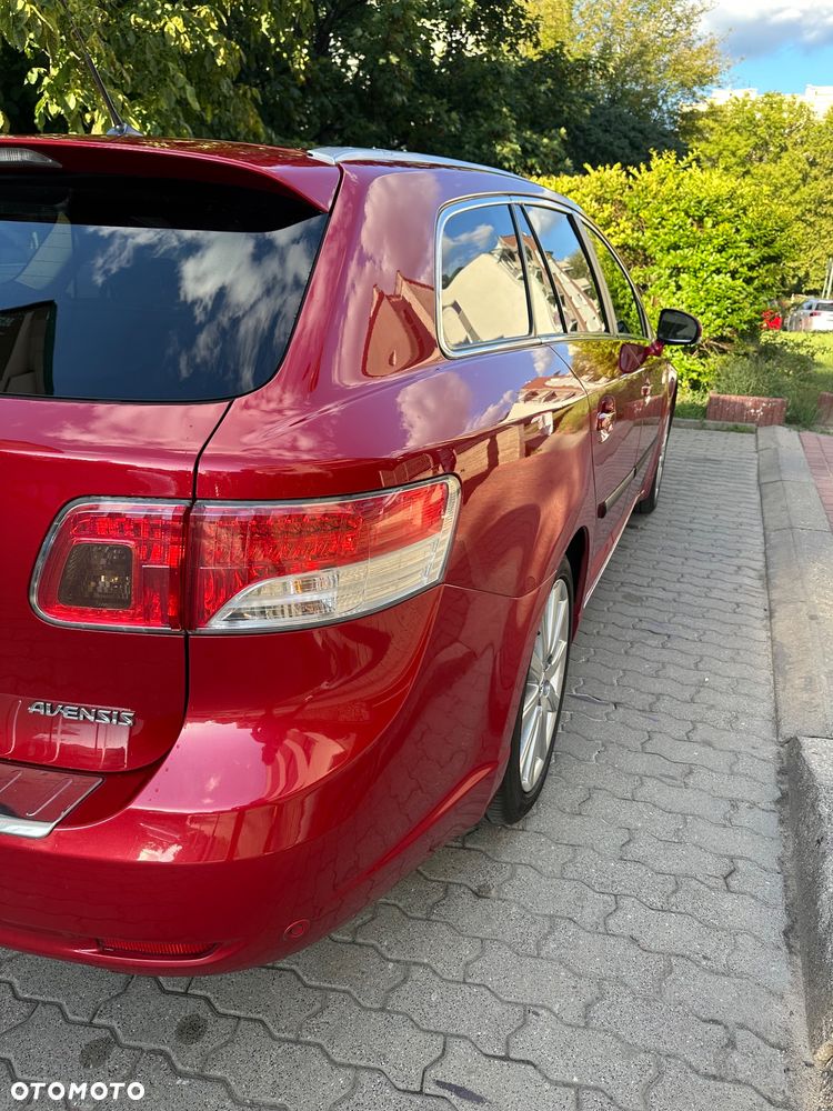 Toyota Avensis 2.0 Premium - 14