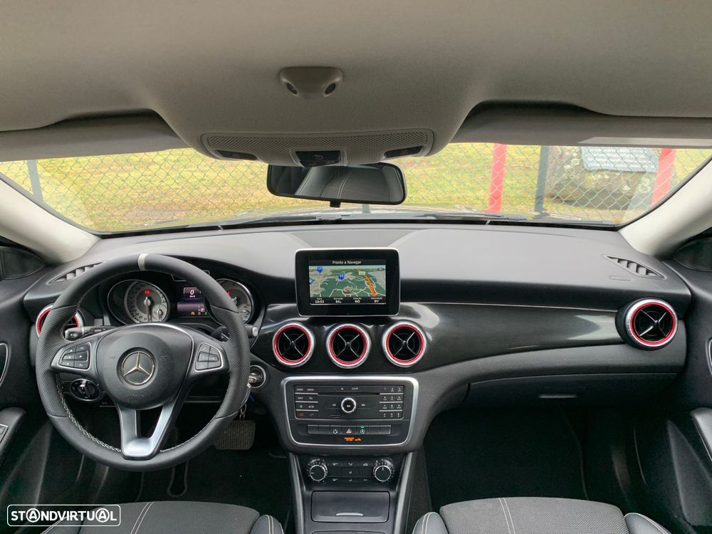 Mercedes-Benz CLA 200 d Shooting Brake AMG Line Aut. - 14