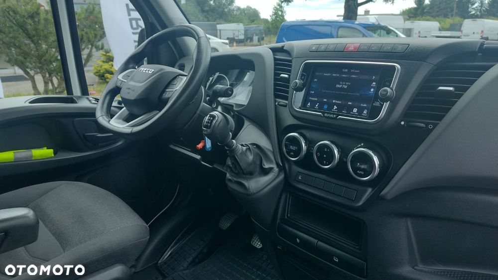 Iveco DAILY PLANDEKA 8EP 180KM WINDA 750kg BURTOFIRANA - 24
