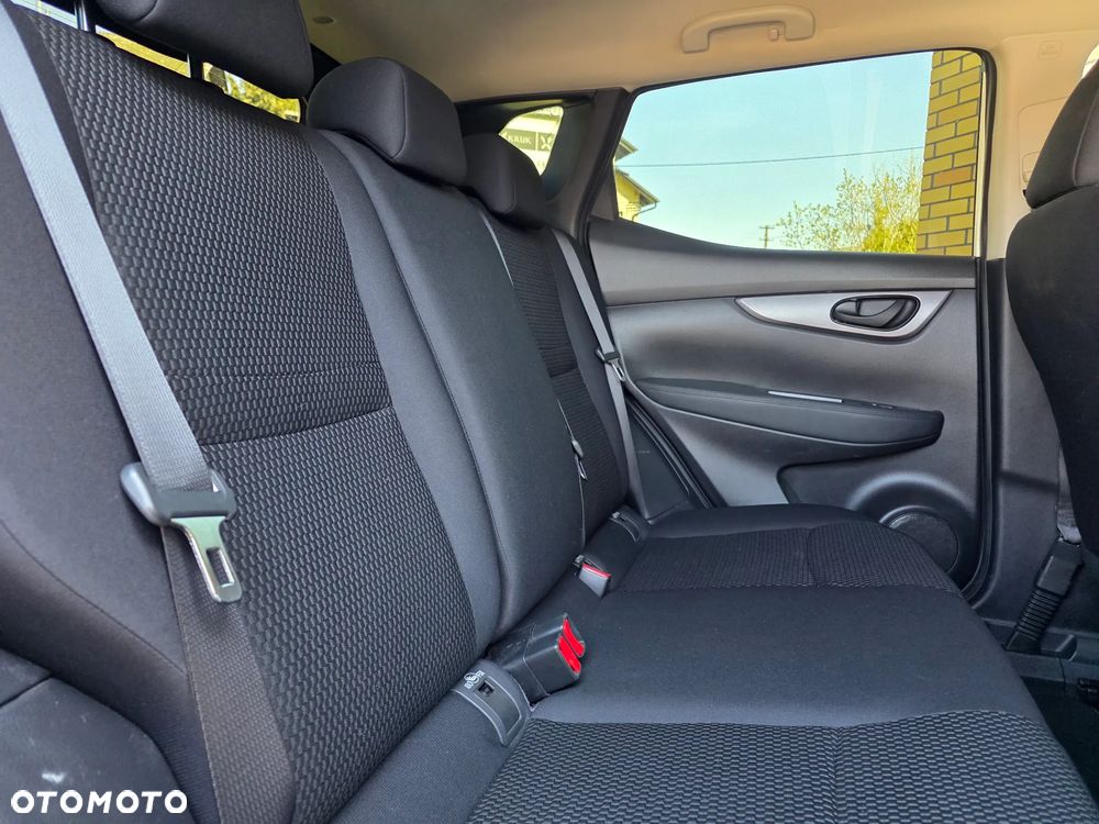 Nissan Qashqai 1.5 dCi N-Connecta - 26