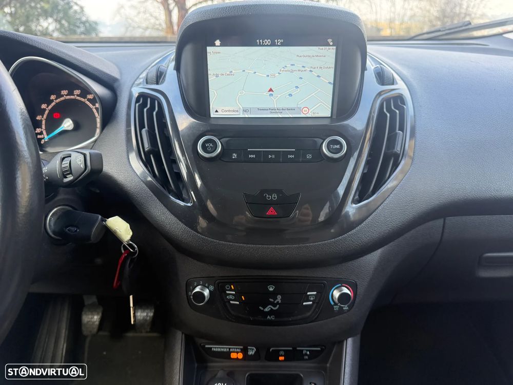 Ford Tourneo Courier 1.0 EcoBoost Titanium - 19