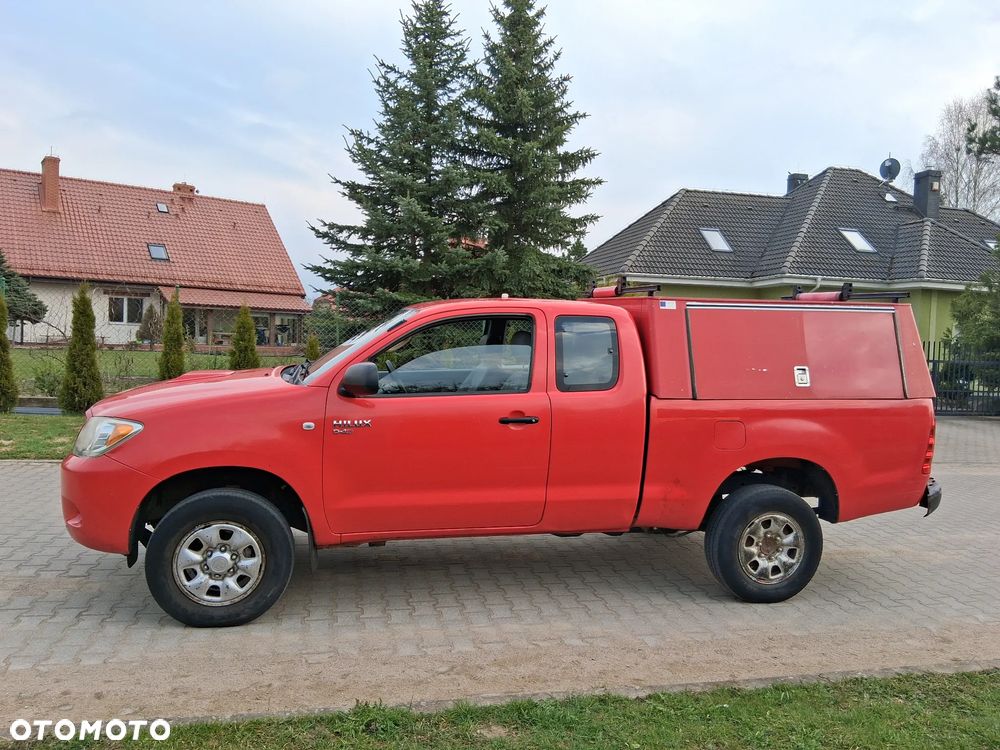 Toyota Hilux 2.5 D-4D DLX - 4