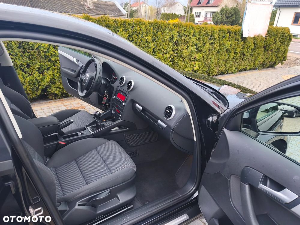 Audi A3 Sportback 2.0 TDI DPF Ambiente - 9