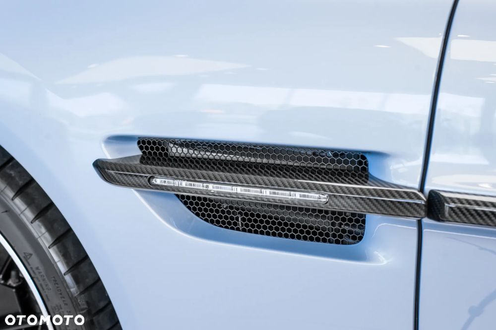 Aston Martin Vanquish - 5