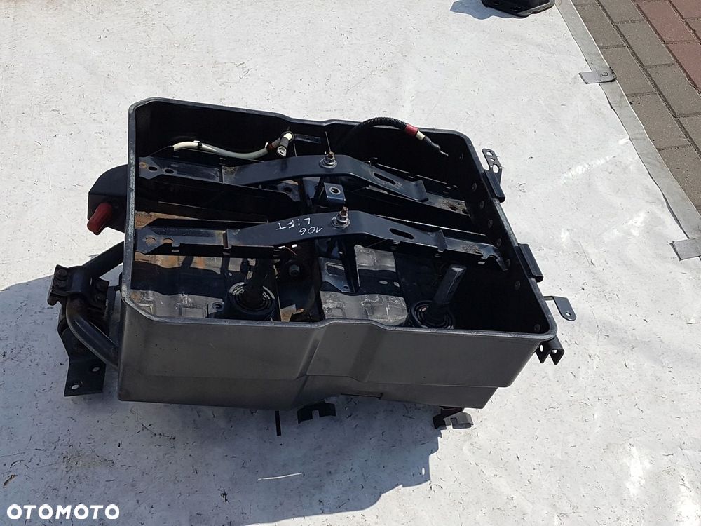 PODSTAWA SKRZYNKA MOCOWANIE AKUMULATORÓW DAF XF 106 - 2