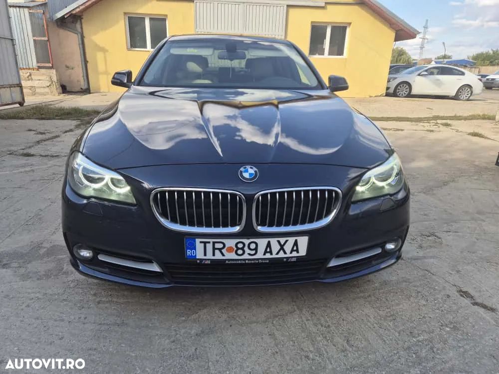 BMW Seria 5 530d xDrive AT - 9