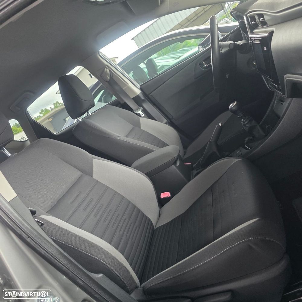 Toyota Auris 1.4 D-4D Comfort+Pack Sport - 29