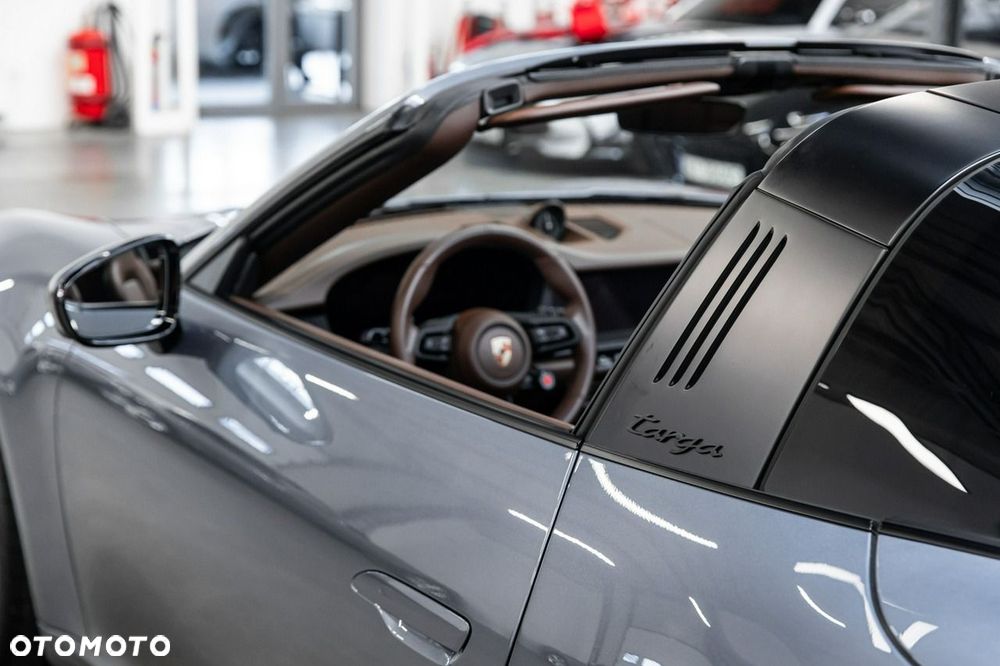 Porsche 911 Targa 4 GTS PDK - 21