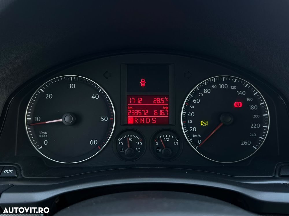 Volkswagen Golf 1.9 TDI Comfortline DSG - 19